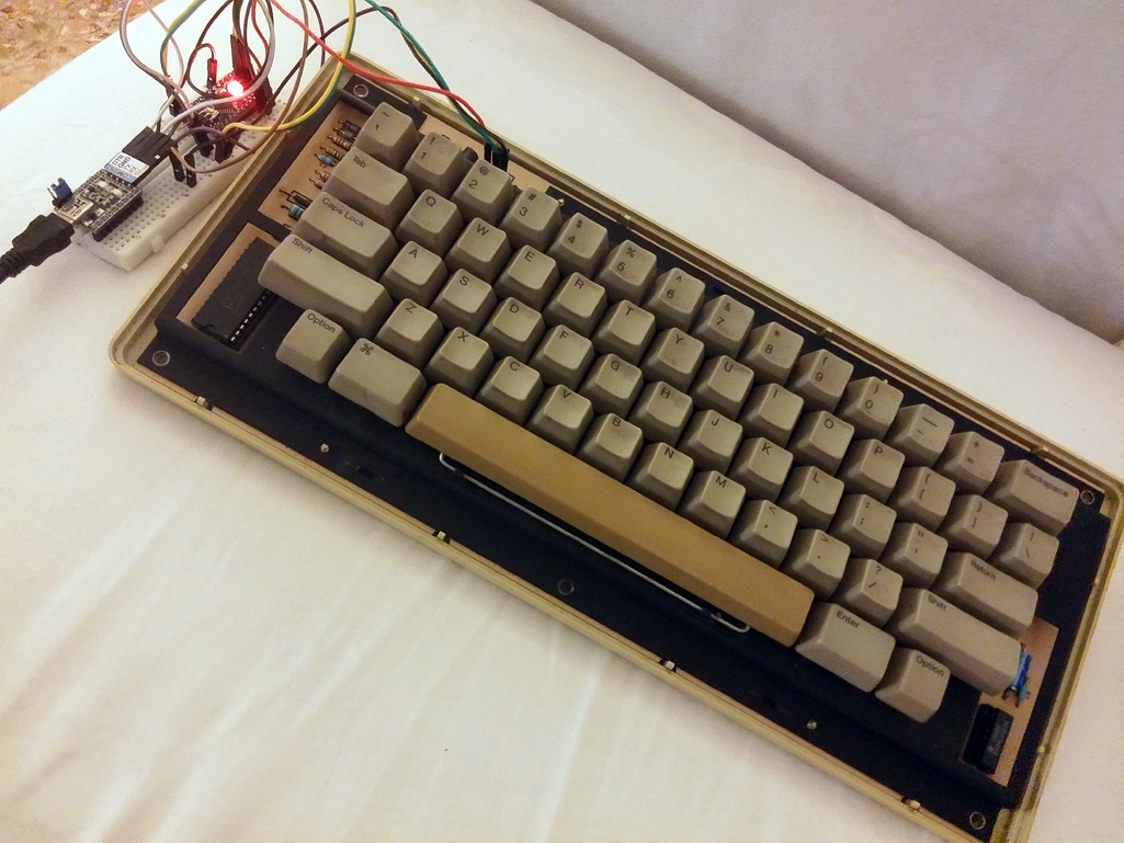 Old Mac keyboard M0110 protocol | Applefritter