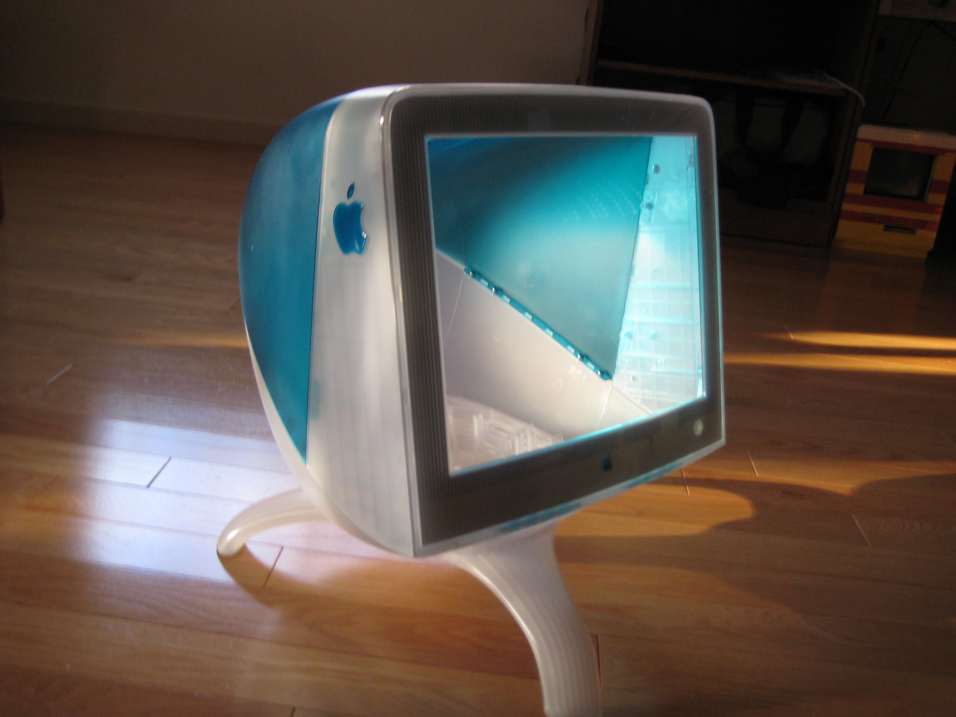 Blue and White G3 Montor Shell