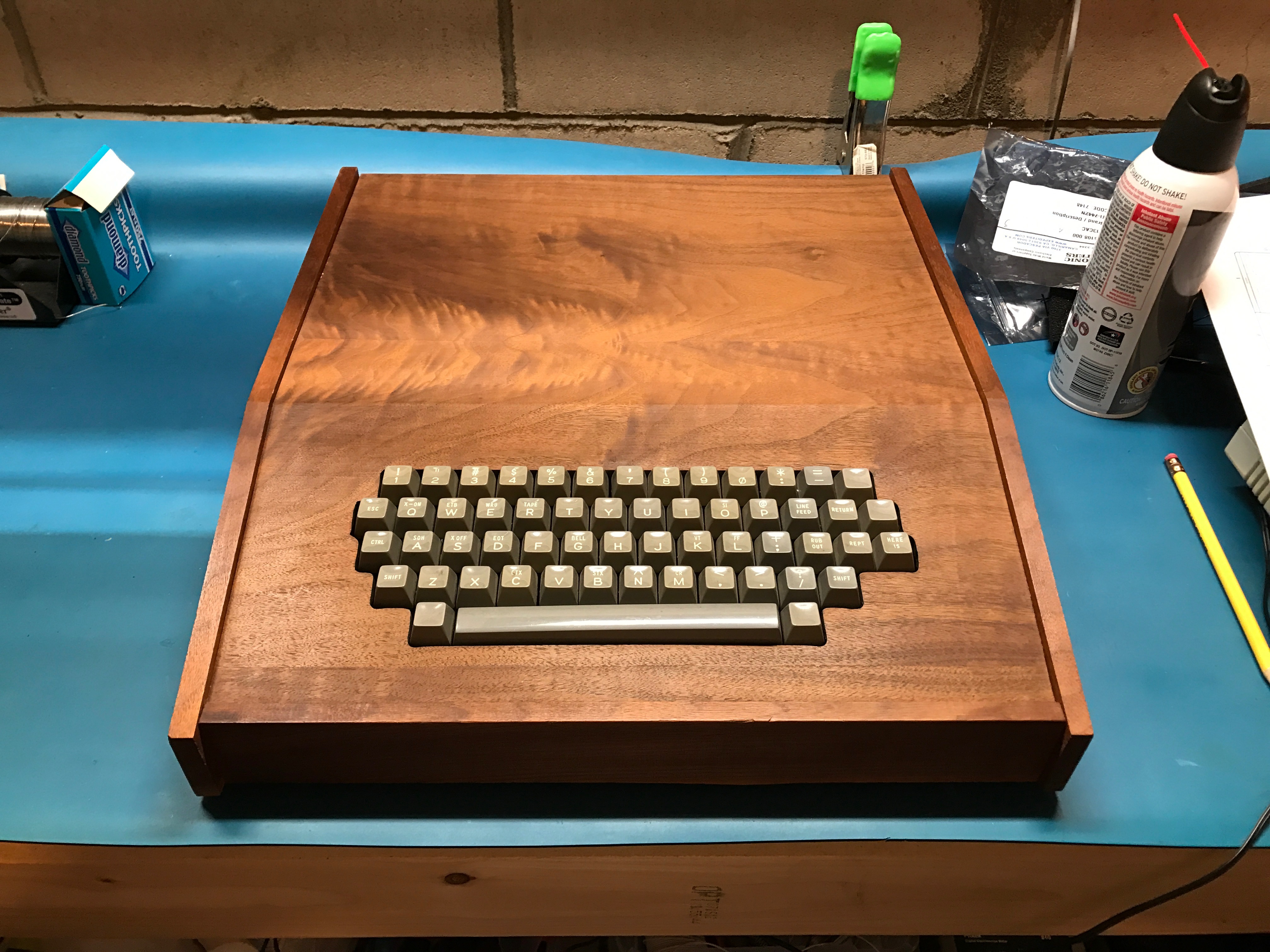 IMAGE(https://www.applefritter.com/files/Fish-Apple-1.jpg)