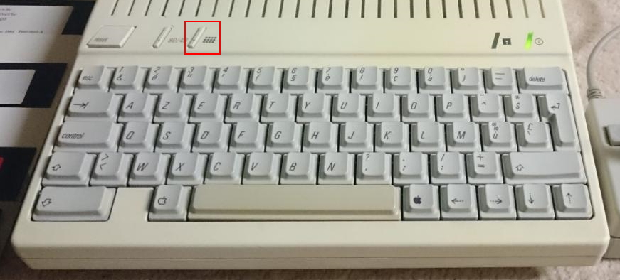 Apple //c French keyboard switch