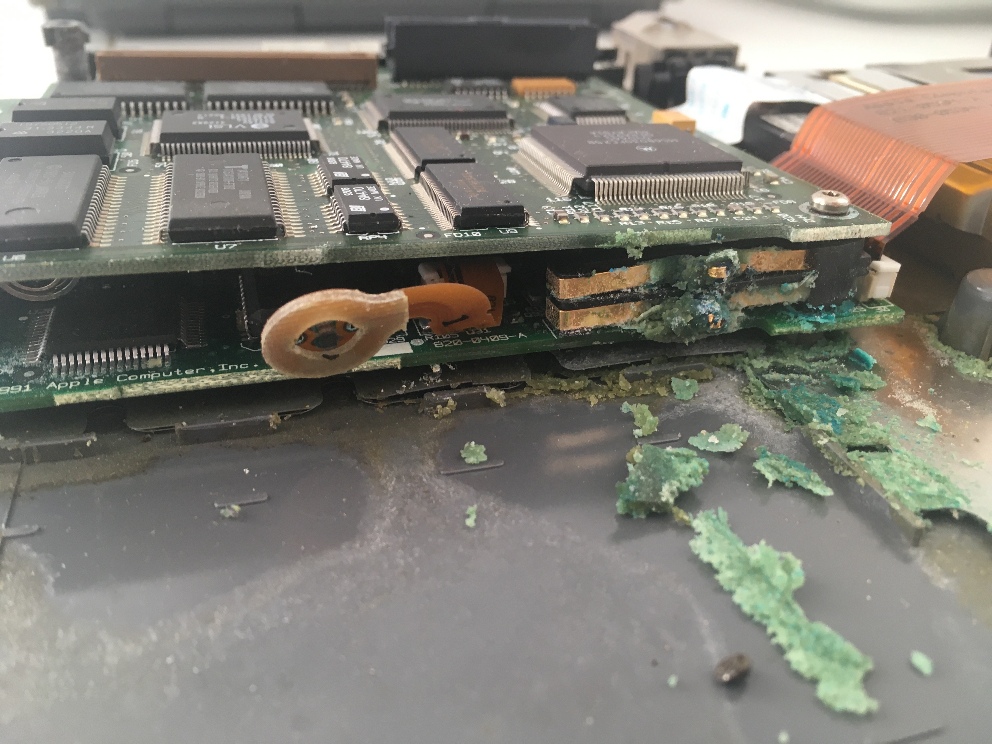 PowerBook 145B not powering up properly | Applefritter