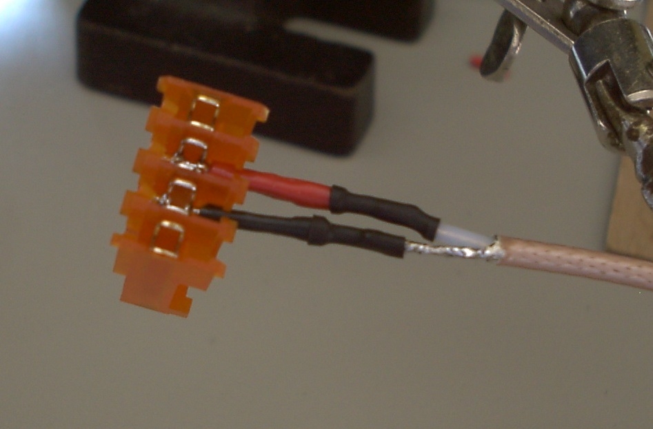 Video cable after positioning and shrinking of the heat shrink tubes