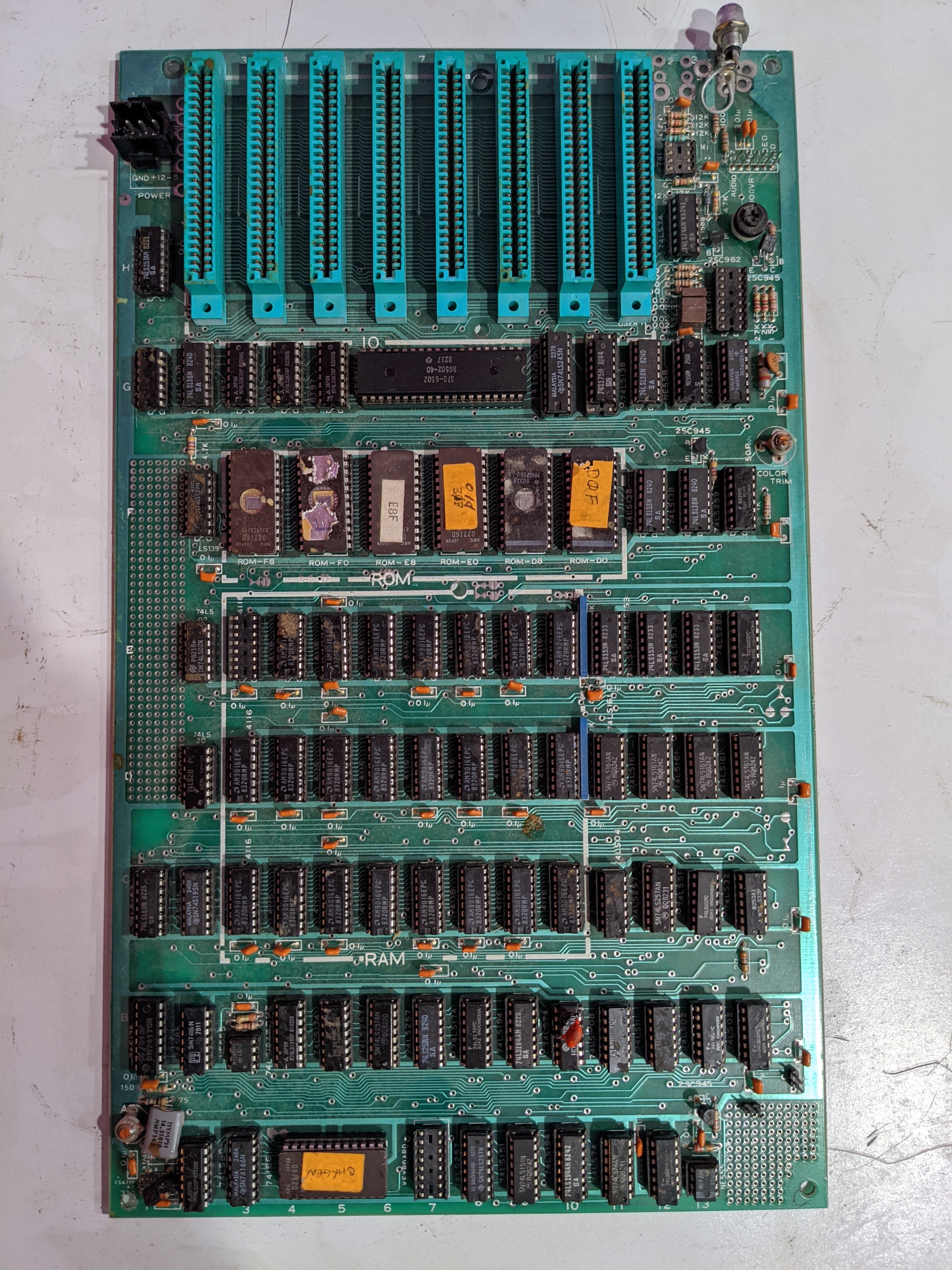 Unitron Apple II+ clone board