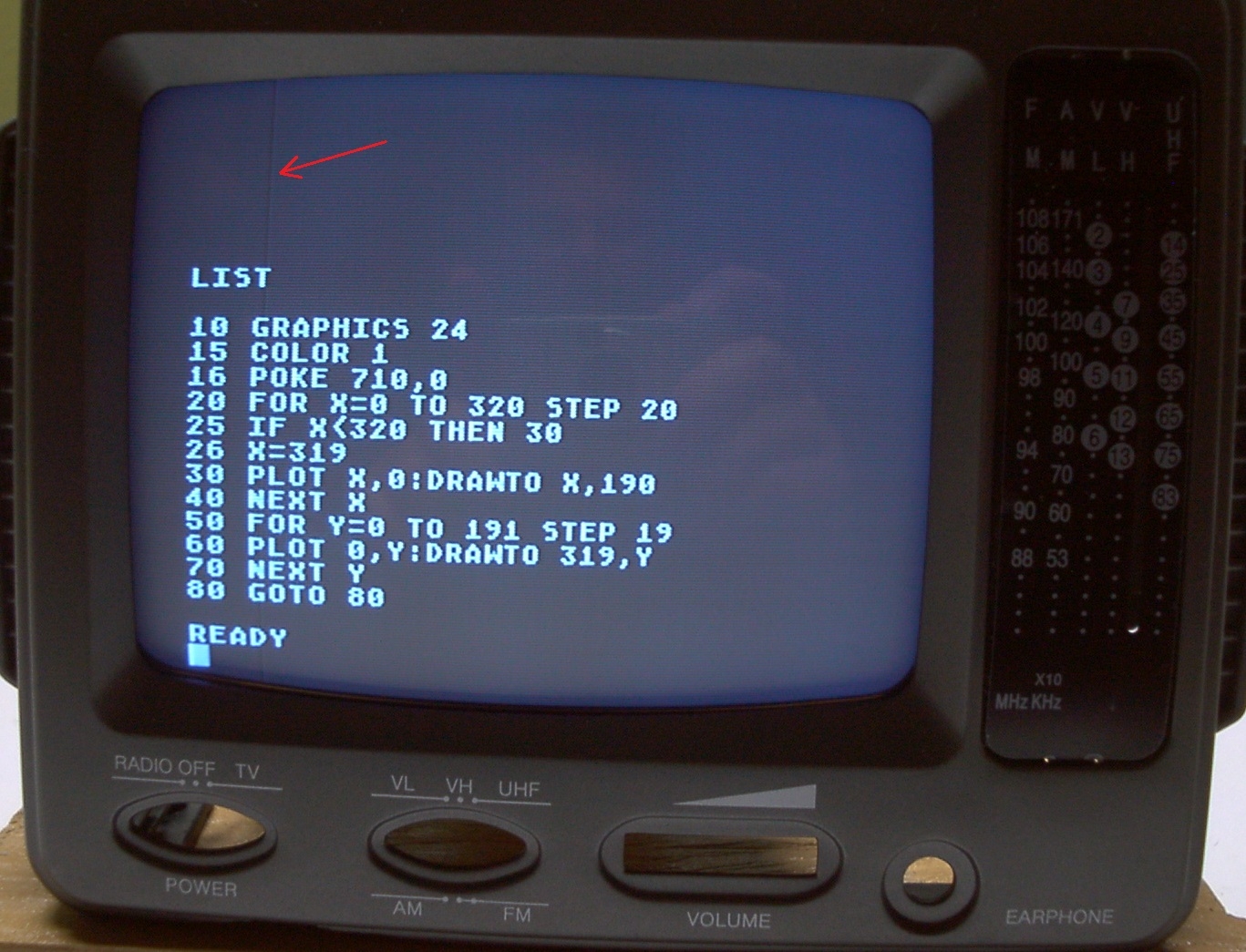 Little monitor showing the test pattern program (Atari 600XL)