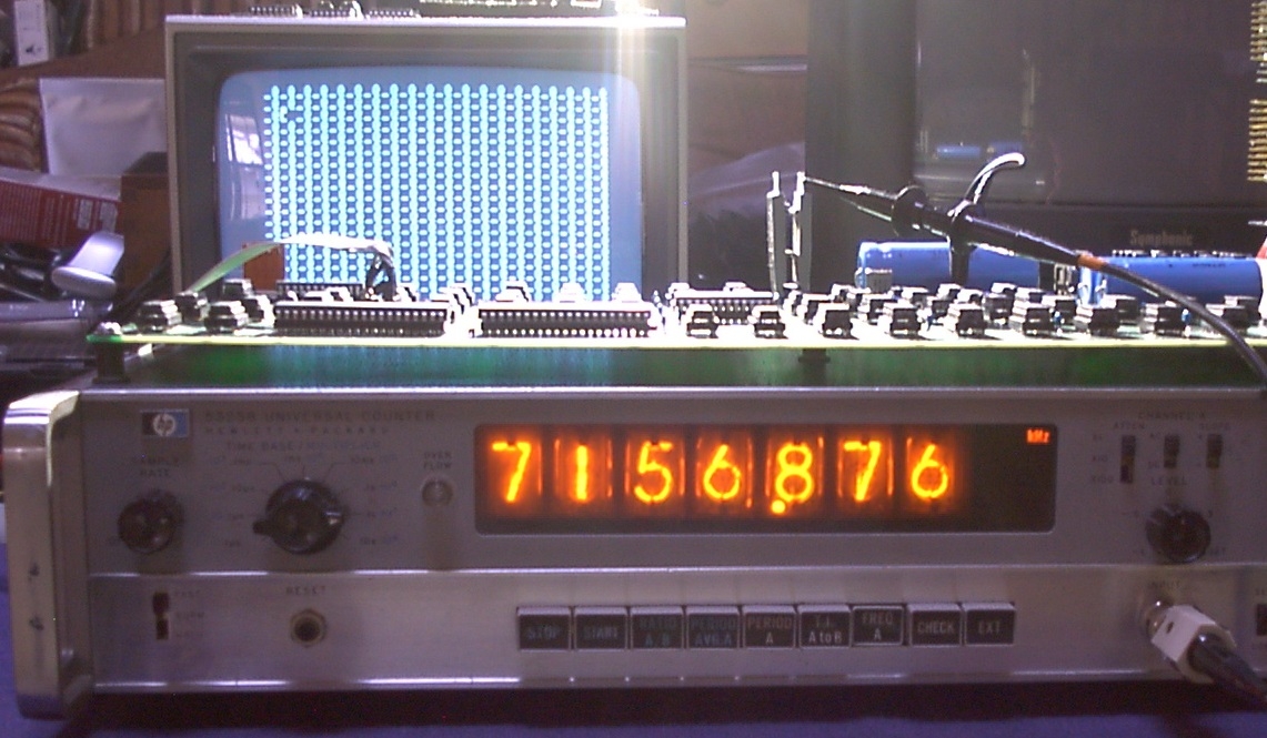 HP5325B measuring the dot clock frequency of the Apple-1
