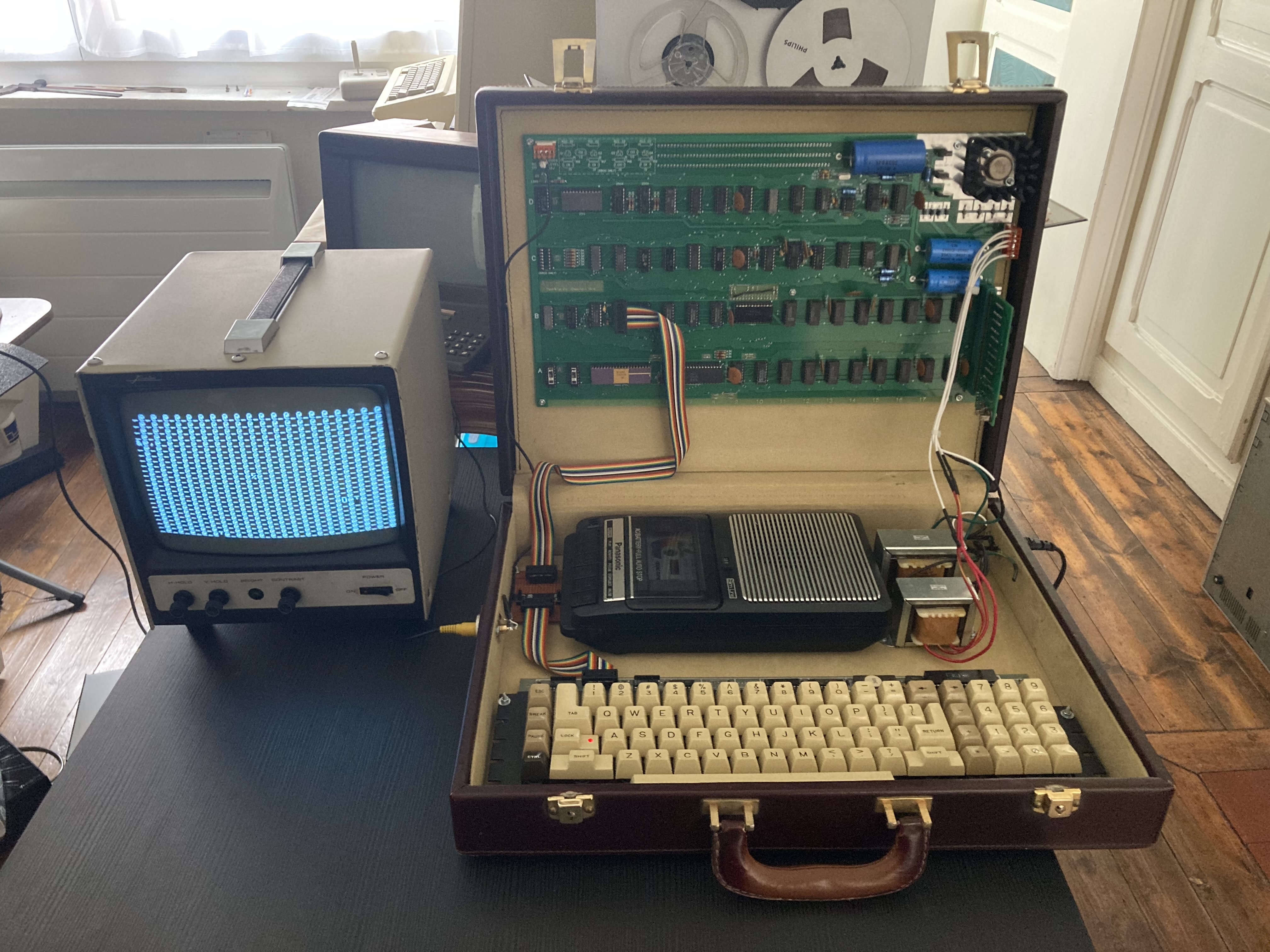 Apple 1 in case powered on
