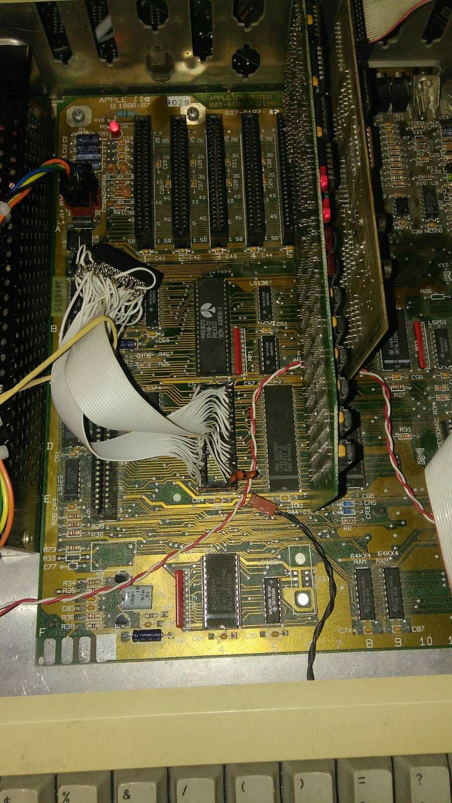 Building the MMU on MAX7000 devices | Applefritter