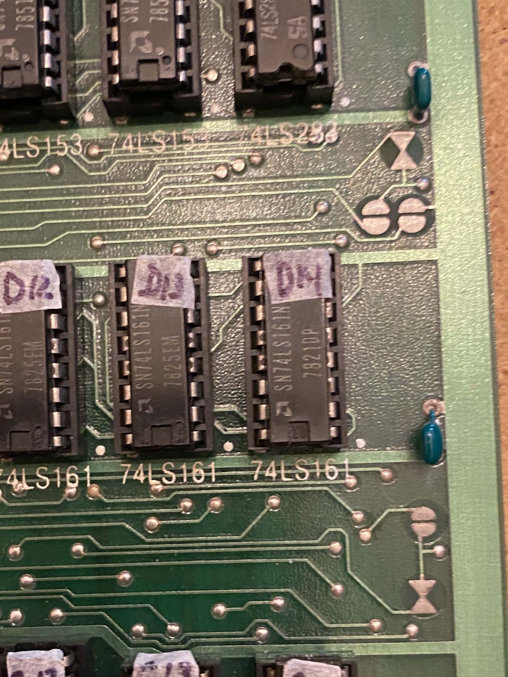 Apple - SCHEME Apple 1 shift registers | Applefritter