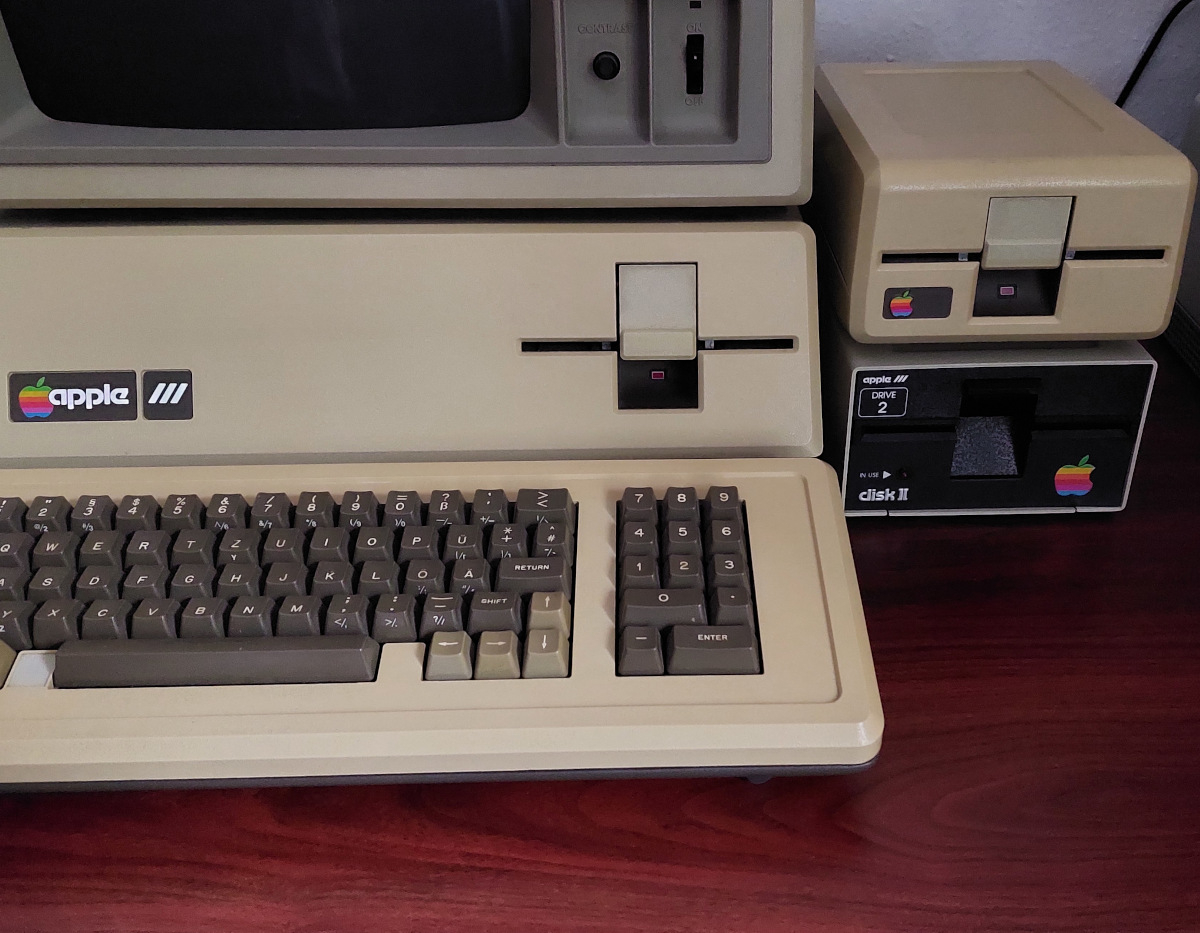 s*w様 AppleⅡ J-Plus、DiskⅡ、日本語マニュアル、FD各種 他 快適appleII計画 II+