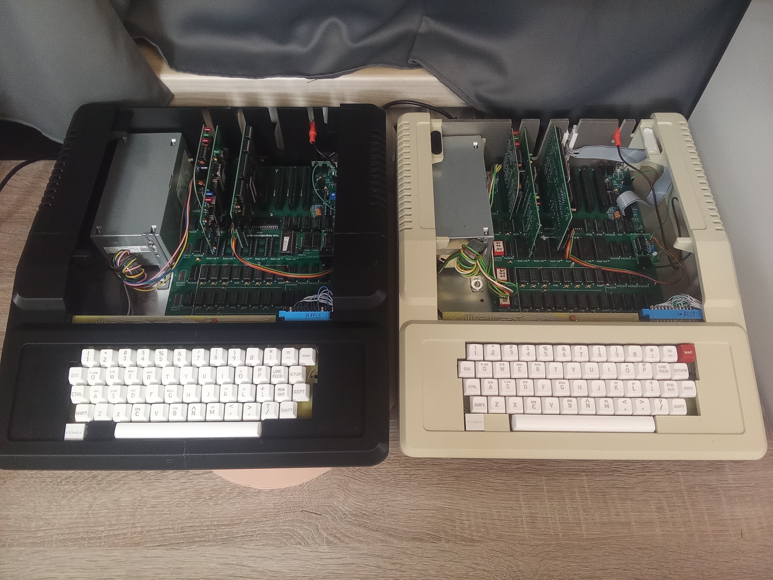 Another Apple II rev.0 replica and an old clone | Applefritter